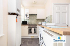 BOURNECOAST: Short walk to beach and shops - FM746